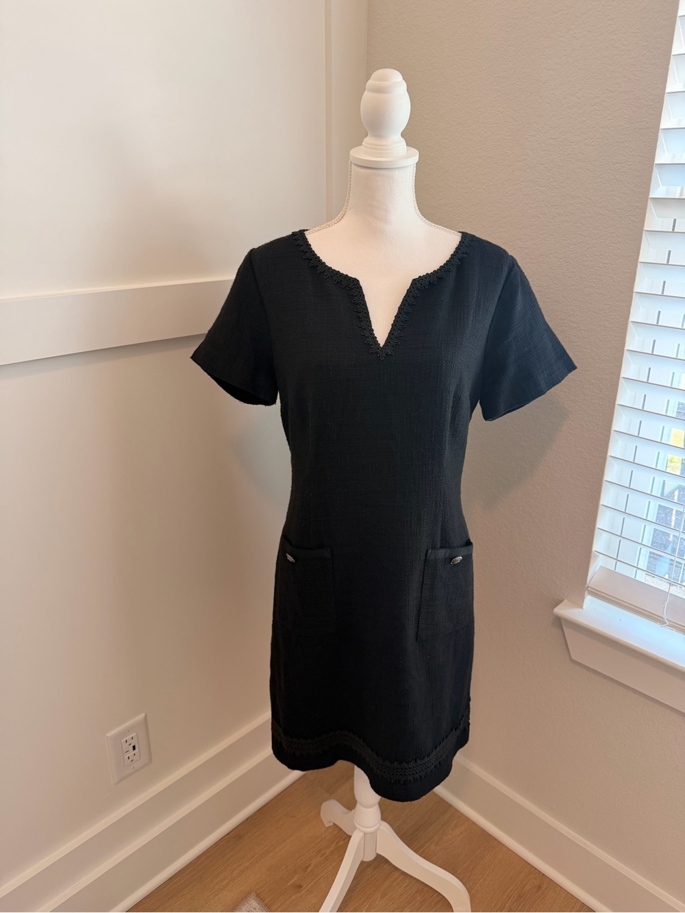 Classic Black Textured Shift Dress with Pocket Detail